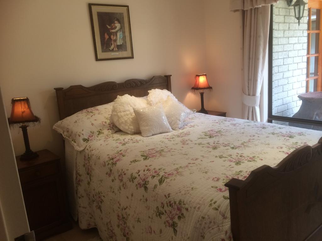Nivalis Bed And Breakfast Herne Hill Стая снимка